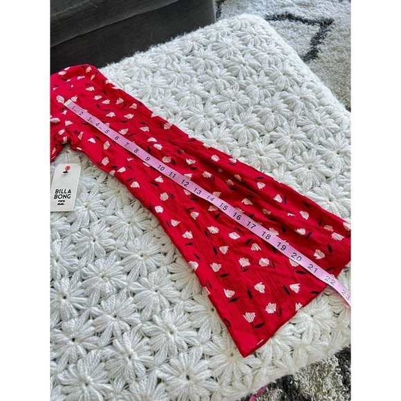 New BILLABONG Bohemian Red White Floral Flared Bell Sleeve Top Size Medium NWT - Picture 12 of 12